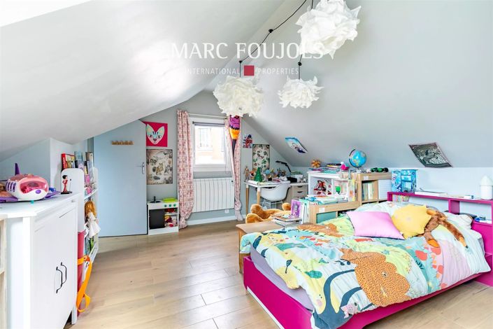 Image No.11-3 Bed House for sale