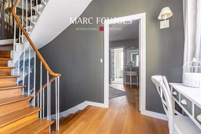 Image No.8-5 Bed House for sale