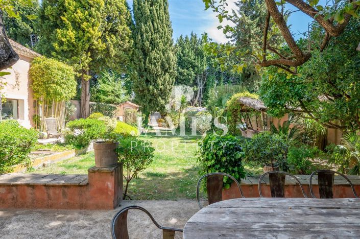 Image No.4-5 Bed House for sale
