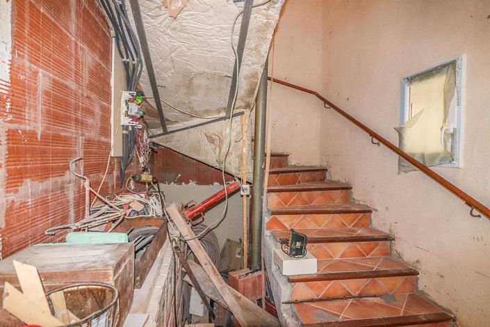 Image No.22-5 Bed House for sale