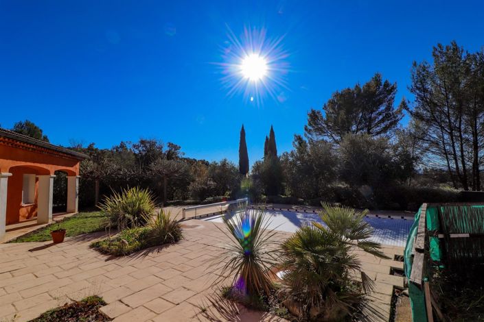 Image No.8-5 Bed House for sale