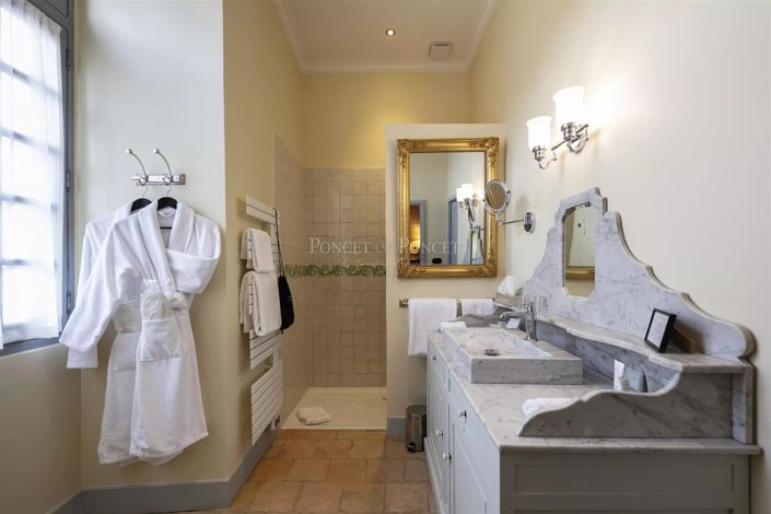 Image No.21-22 Bed House for sale