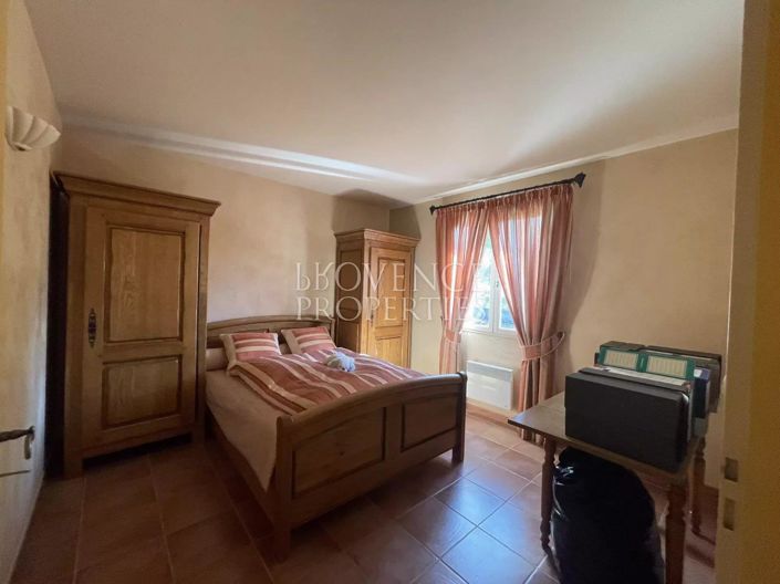 Image No.11-3 Bed House for sale