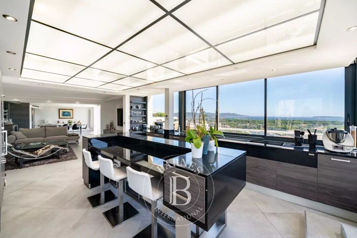 Image No.6-3 Bed Apartment for sale