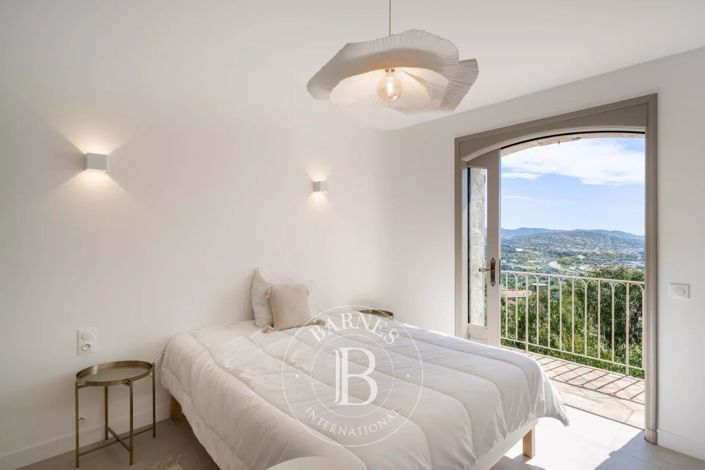 Image No.5-4 Bed House for sale