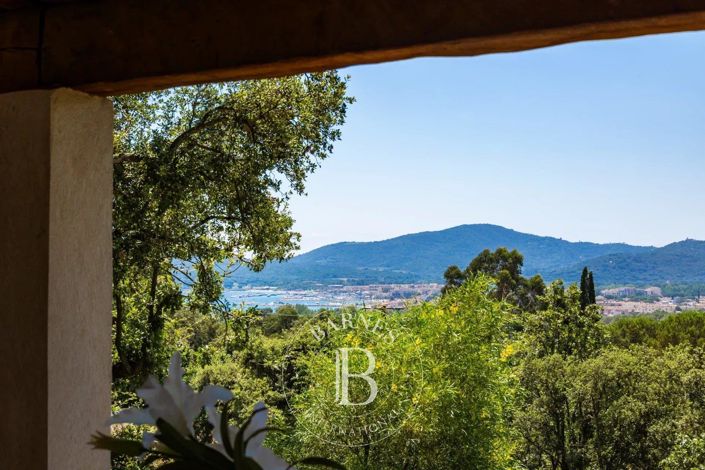 Image No.10-5 Bed House for sale