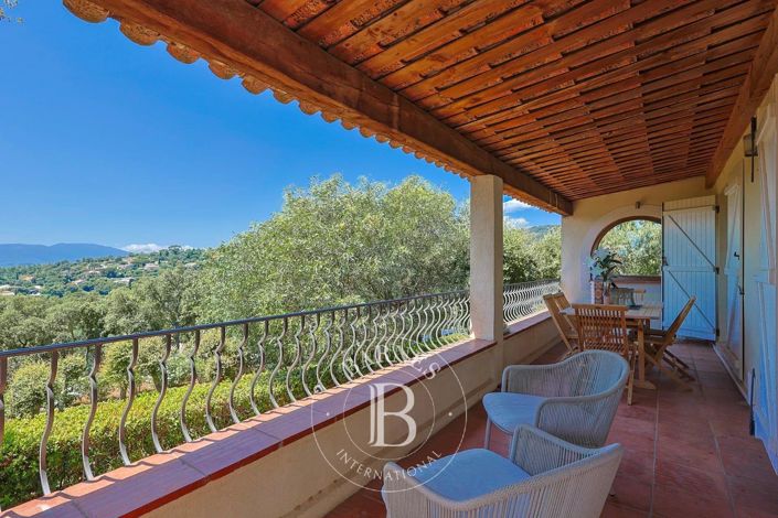 Image No.2-5 Bed House for sale