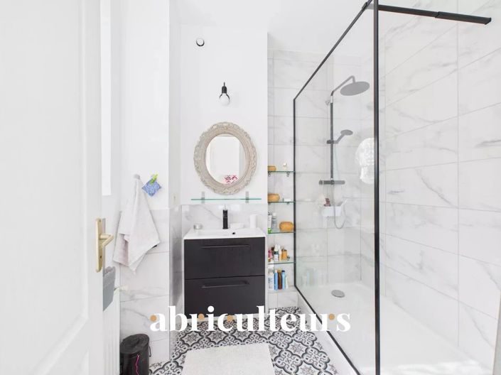 Image No.10-1 Bed Apartment for sale