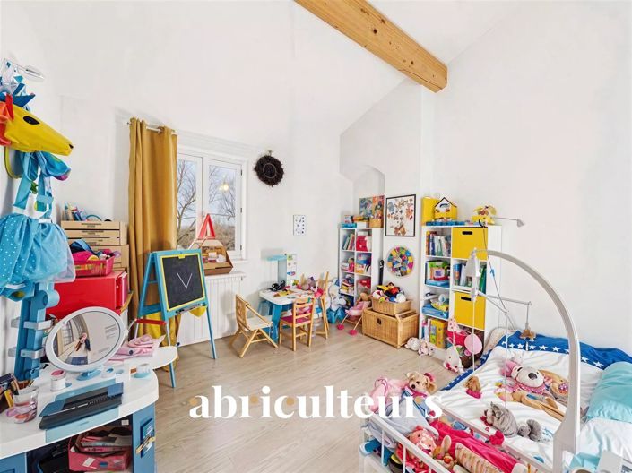 Image No.16-4 Bed House for sale