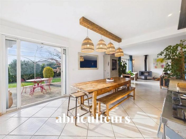 Image No.9-4 Bed House for sale