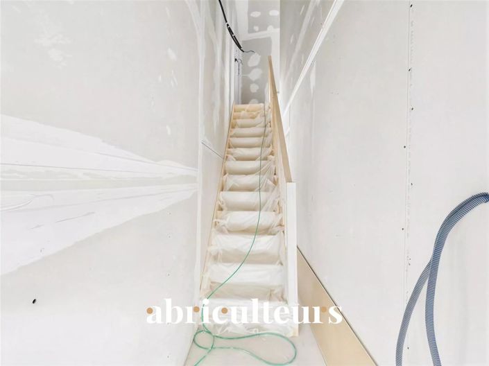 Image No.14-2 Bed House for sale