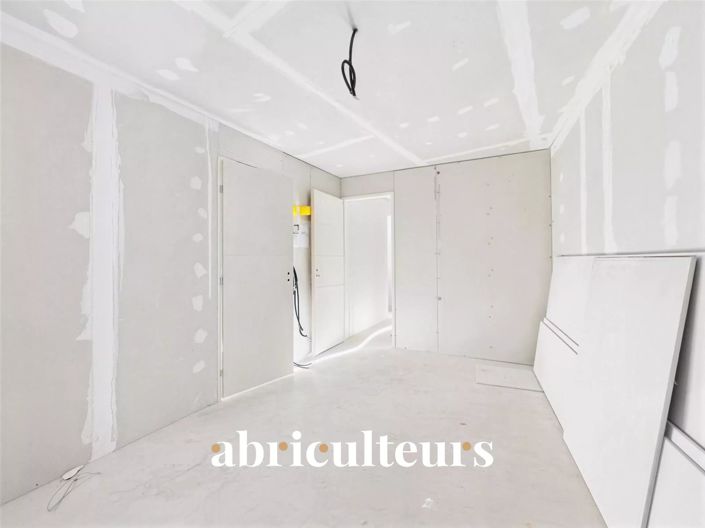 Image No.18-2 Bed House for sale