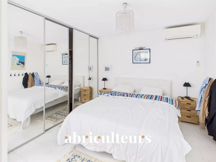 Image No.10-5 Bed Apartment for sale