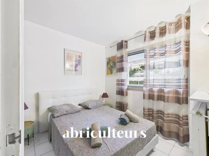 Image No.19-5 Bed Apartment for sale