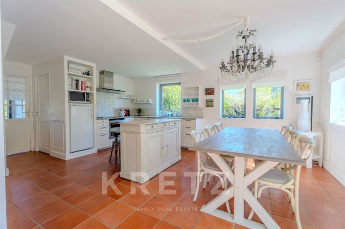 Image No.4-5 Bed House for sale