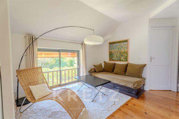 Image No.6-5 Bed House for sale