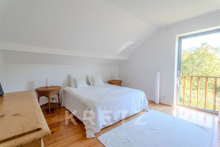 Image No.8-5 Bed House for sale