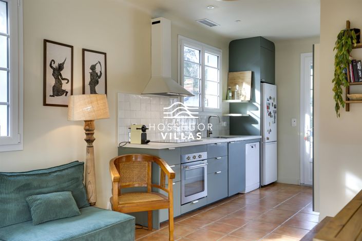 Image No.6-4 Bed House for sale