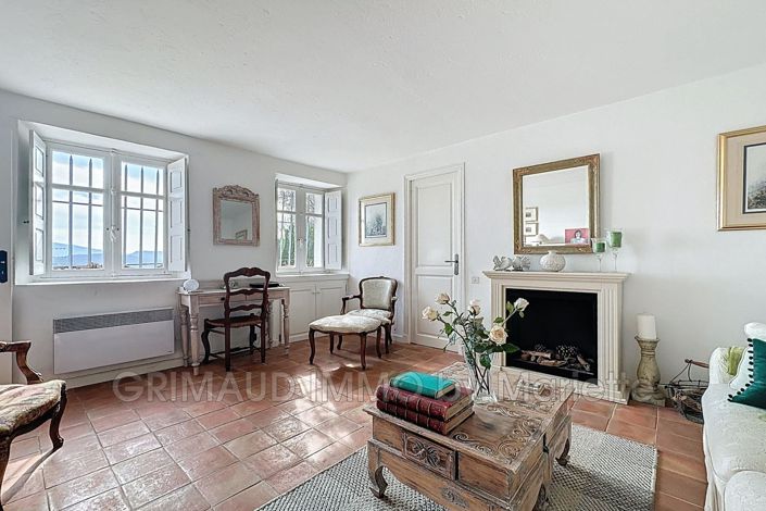 Image No.10-2 Bed House for sale