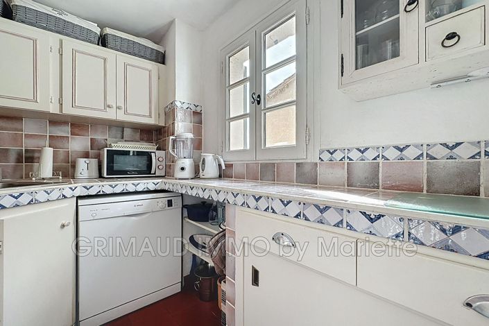 Image No.8-2 Bed House for sale