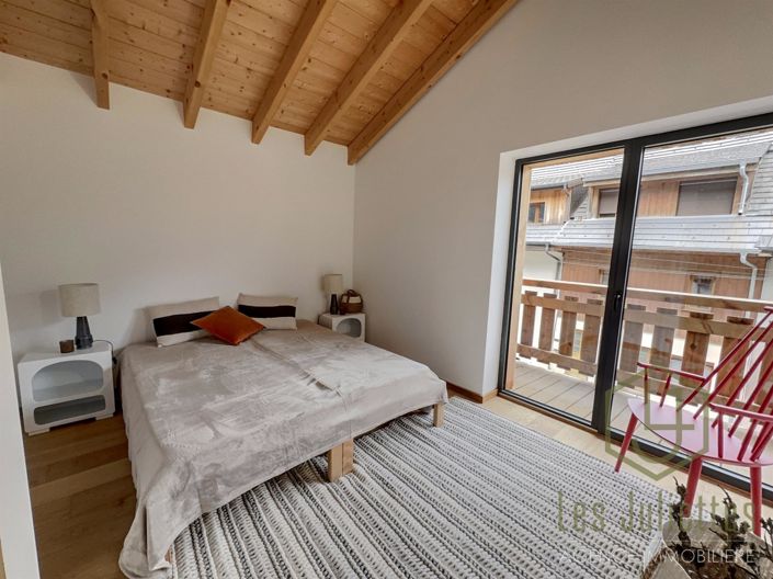 Image No.10-3 Bed House for sale