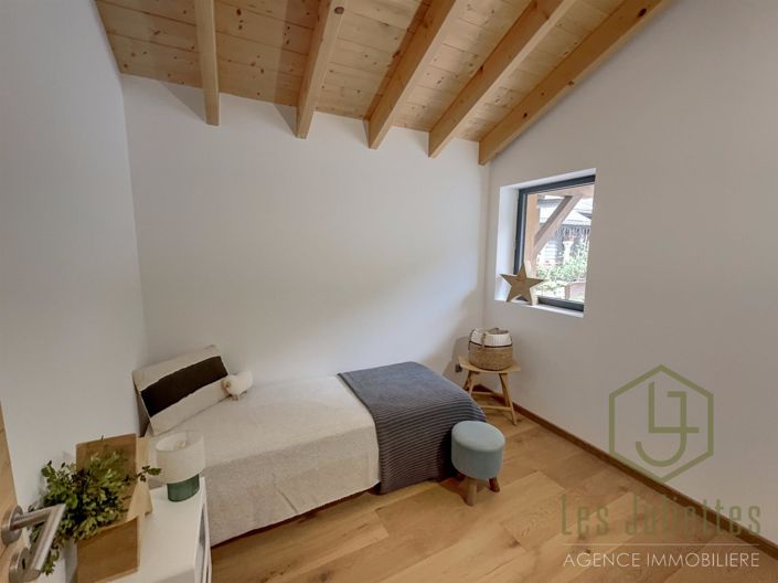 Image No.11-3 Bed House for sale