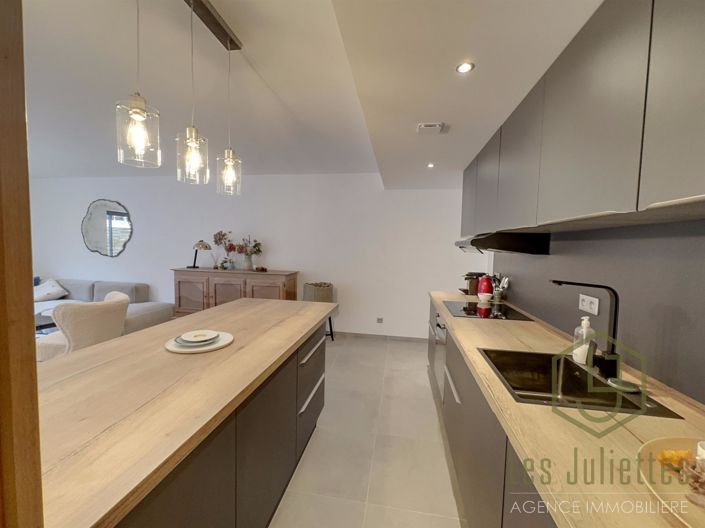 Image No.6-3 Bed House for sale