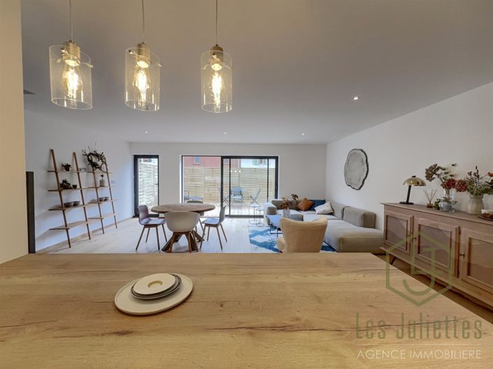 Image No.9-3 Bed House for sale