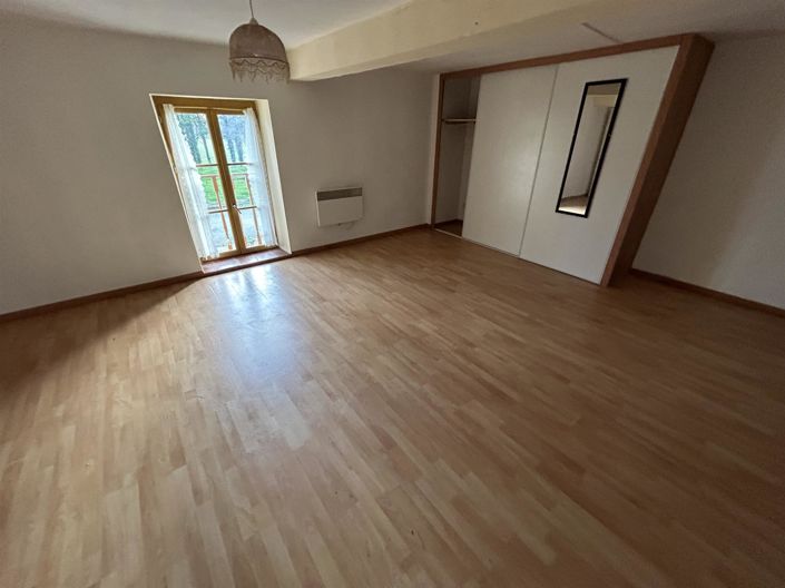 Image No.17-8 Bed House for sale