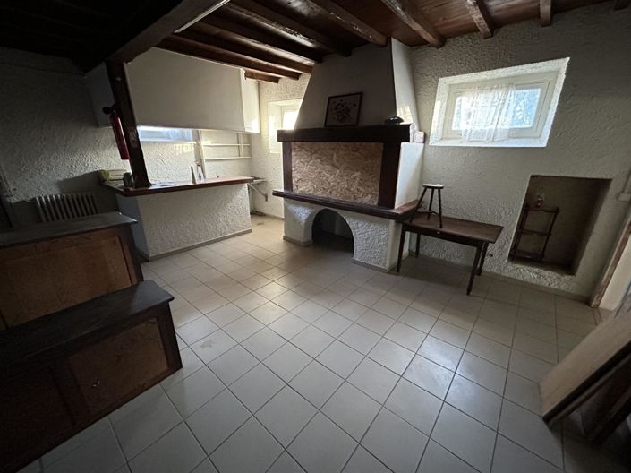 Image No.9-8 Bed House for sale