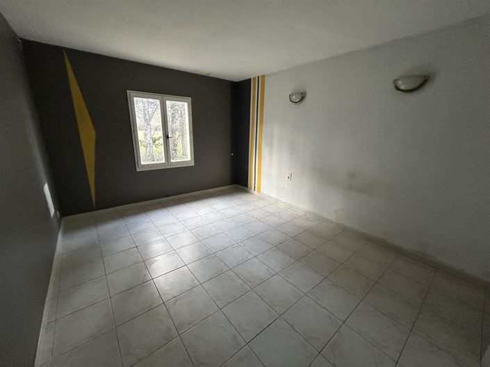 Image No.19-8 Bed House for sale