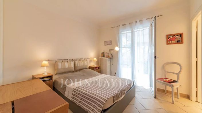 Image No.12-4 Bed House for sale