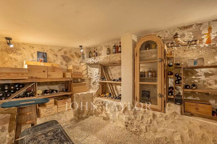 Image No.15-4 Bed House for sale