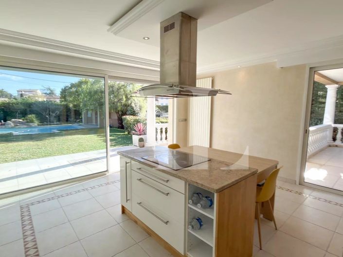 Image No.10-4 Bed House for sale