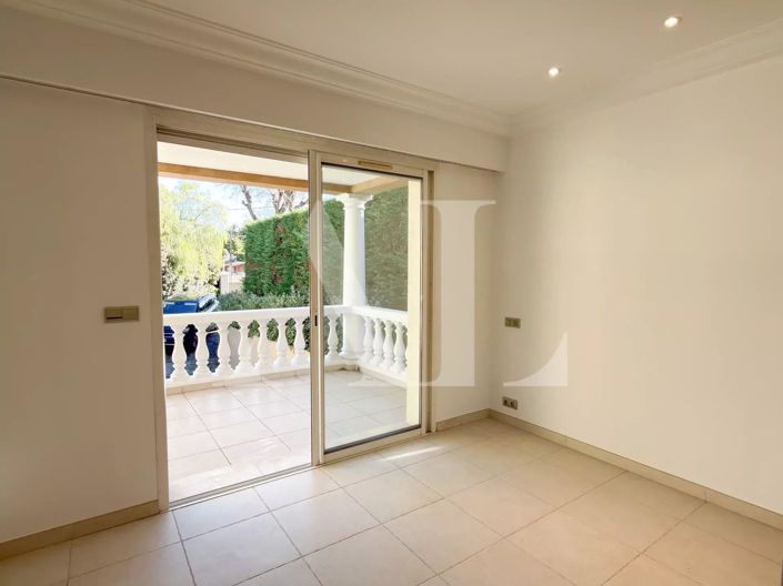 Image No.11-4 Bed House for sale