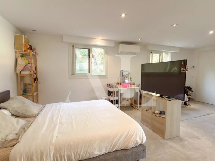 Image No.16-4 Bed House for sale