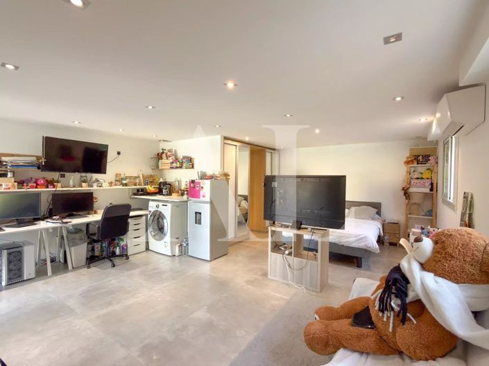 Image No.17-4 Bed House for sale