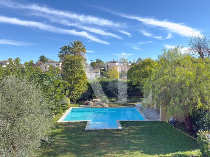 Image No.2-4 Bed House for sale