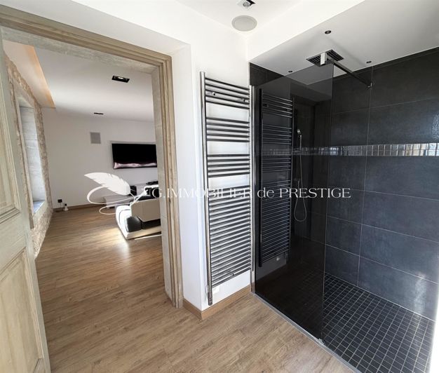 Image No.24-5 Bed House for sale