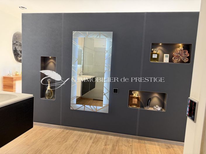 Image No.26-5 Bed House for sale