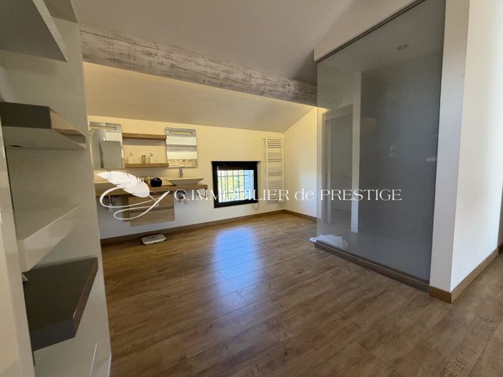 Image No.36-5 Bed House for sale