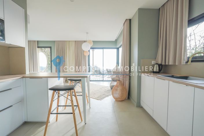 Image No.20-4 Bed House for sale