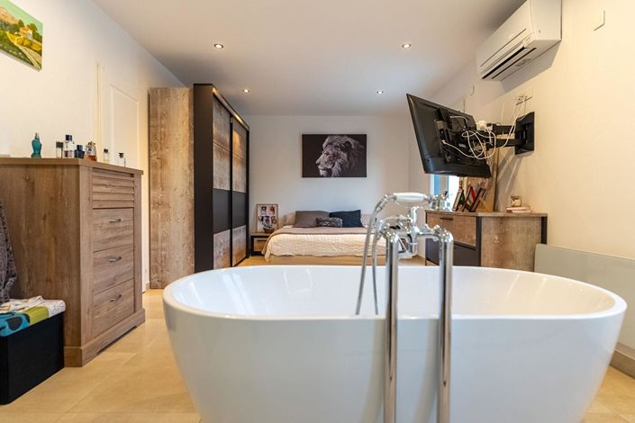 Image No.11-5 Bed House for sale