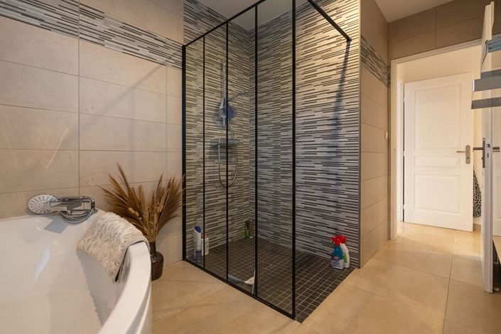 Image No.14-5 Bed House for sale