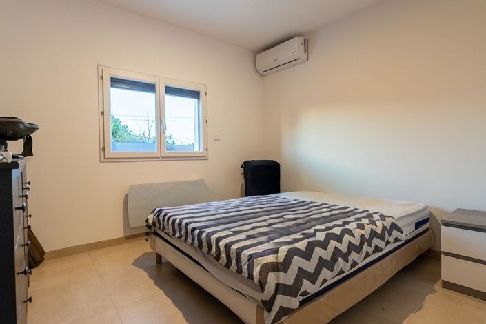 Image No.16-5 Bed House for sale