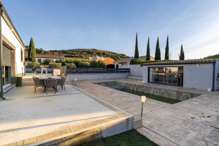 Image No.2-5 Bed House for sale