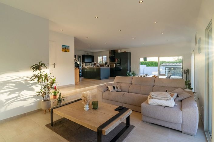 Image No.4-5 Bed House for sale