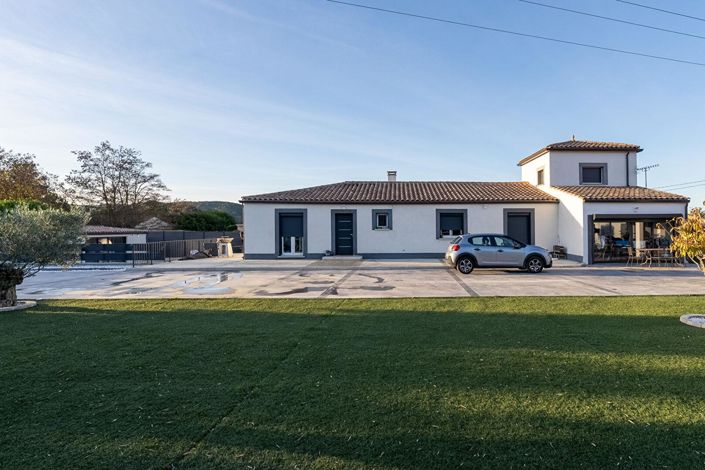 Image No.7-5 Bed House for sale