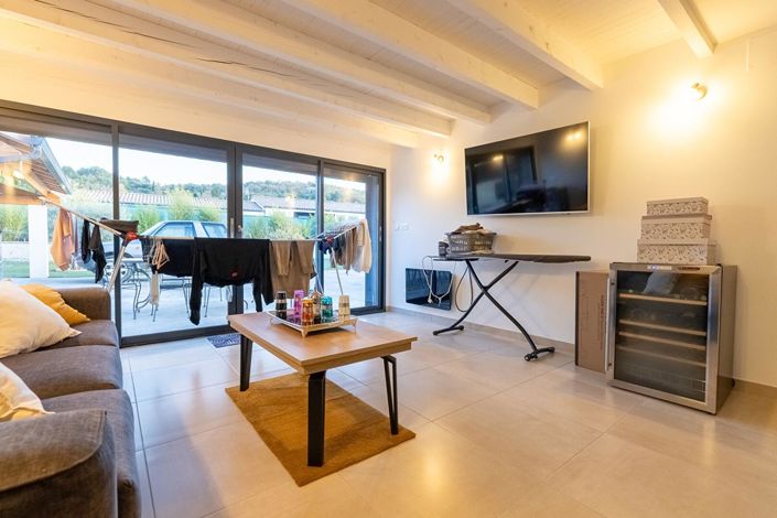 Image No.9-5 Bed House for sale