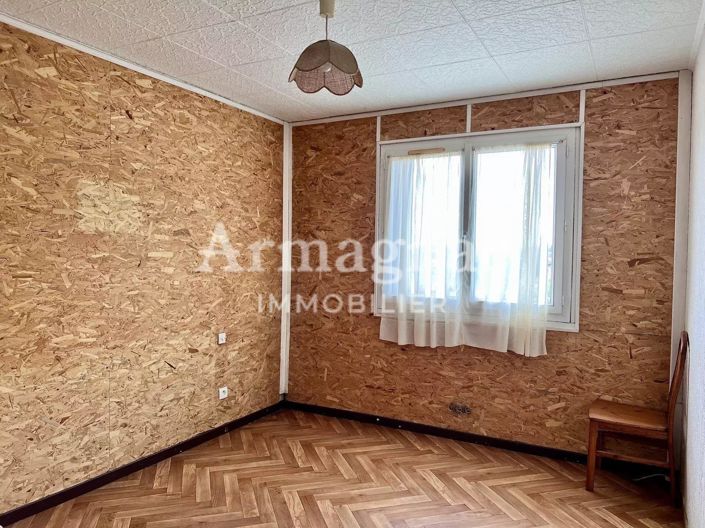 Image No.10-3 Bed House for sale